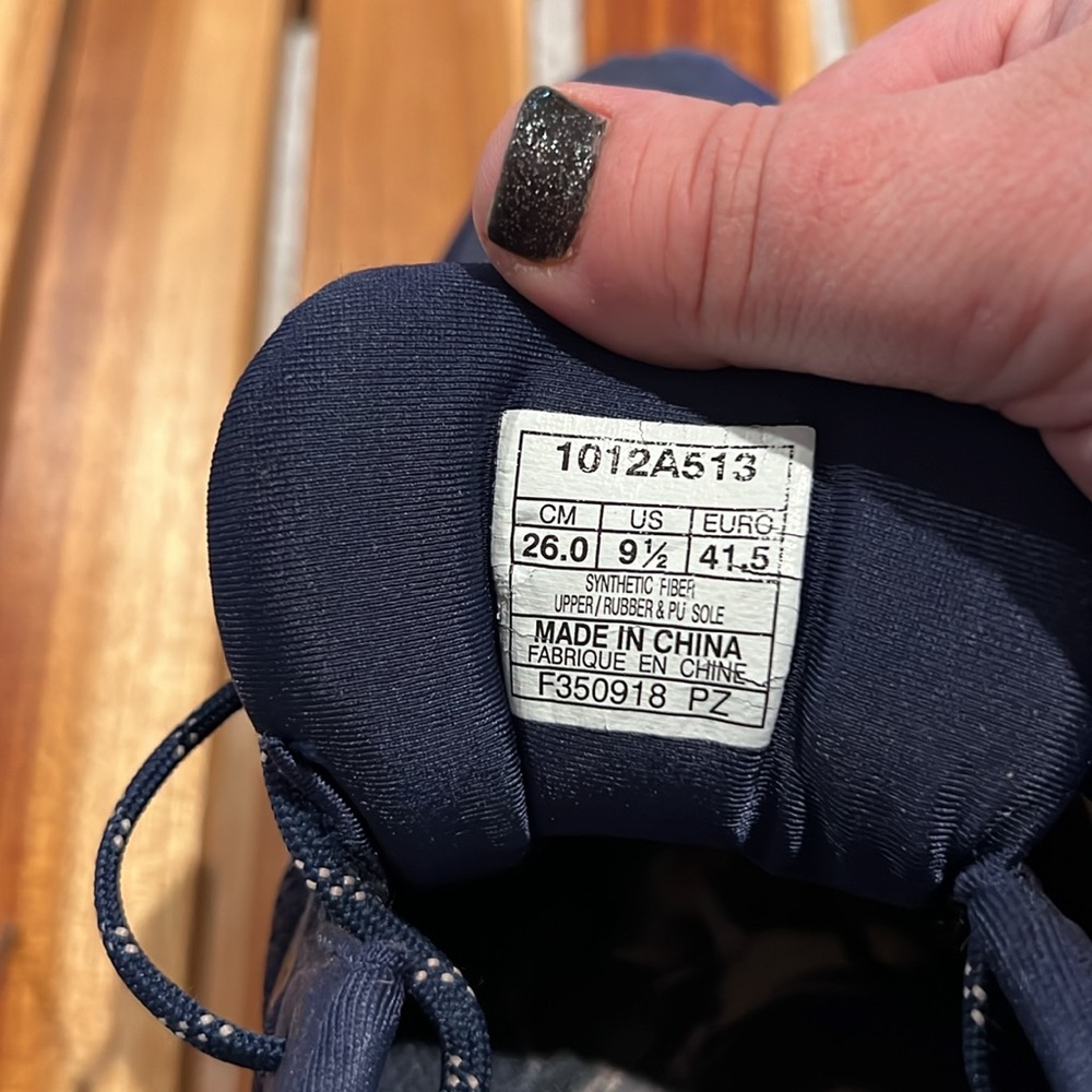ASICS - Picture 3 of 6